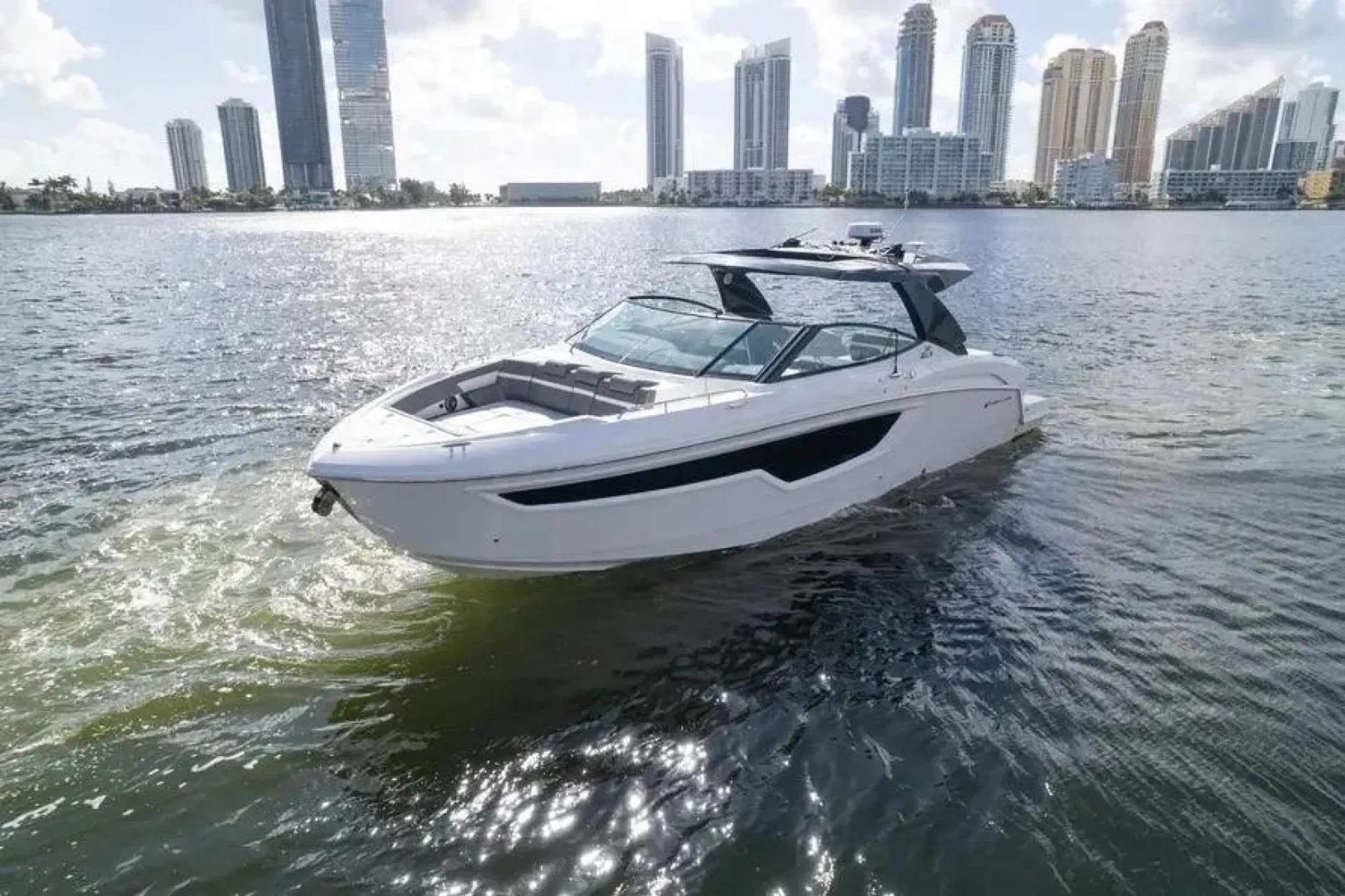 38’ Cruisers Yachts 38 GLS — Luxury, Power & Coastal Cruising