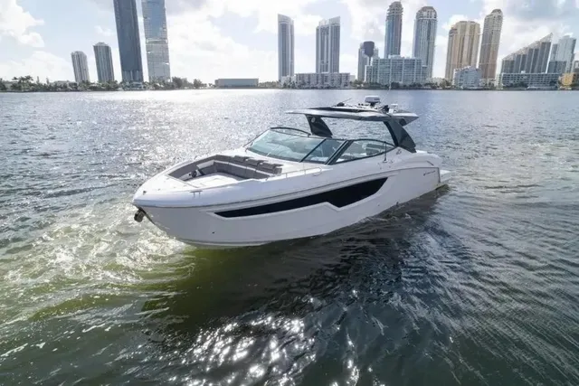 Rent a CRUISERS YACHTS motor yacht in New York, NY near me