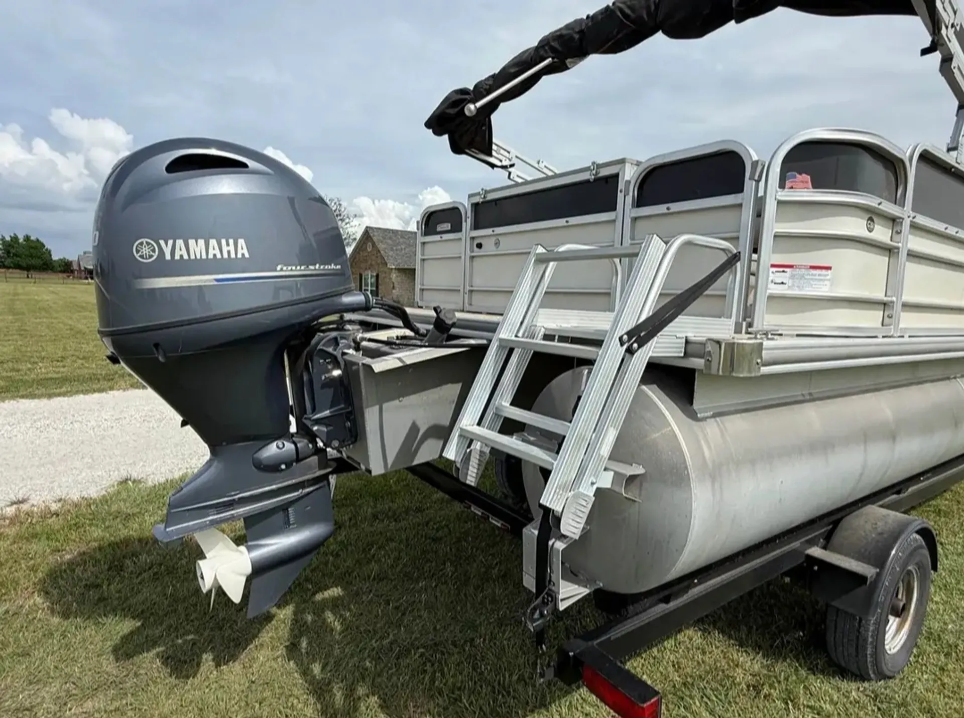BERKSHIRE PONTOONS 21A STS in Granbury, TX — photo 9