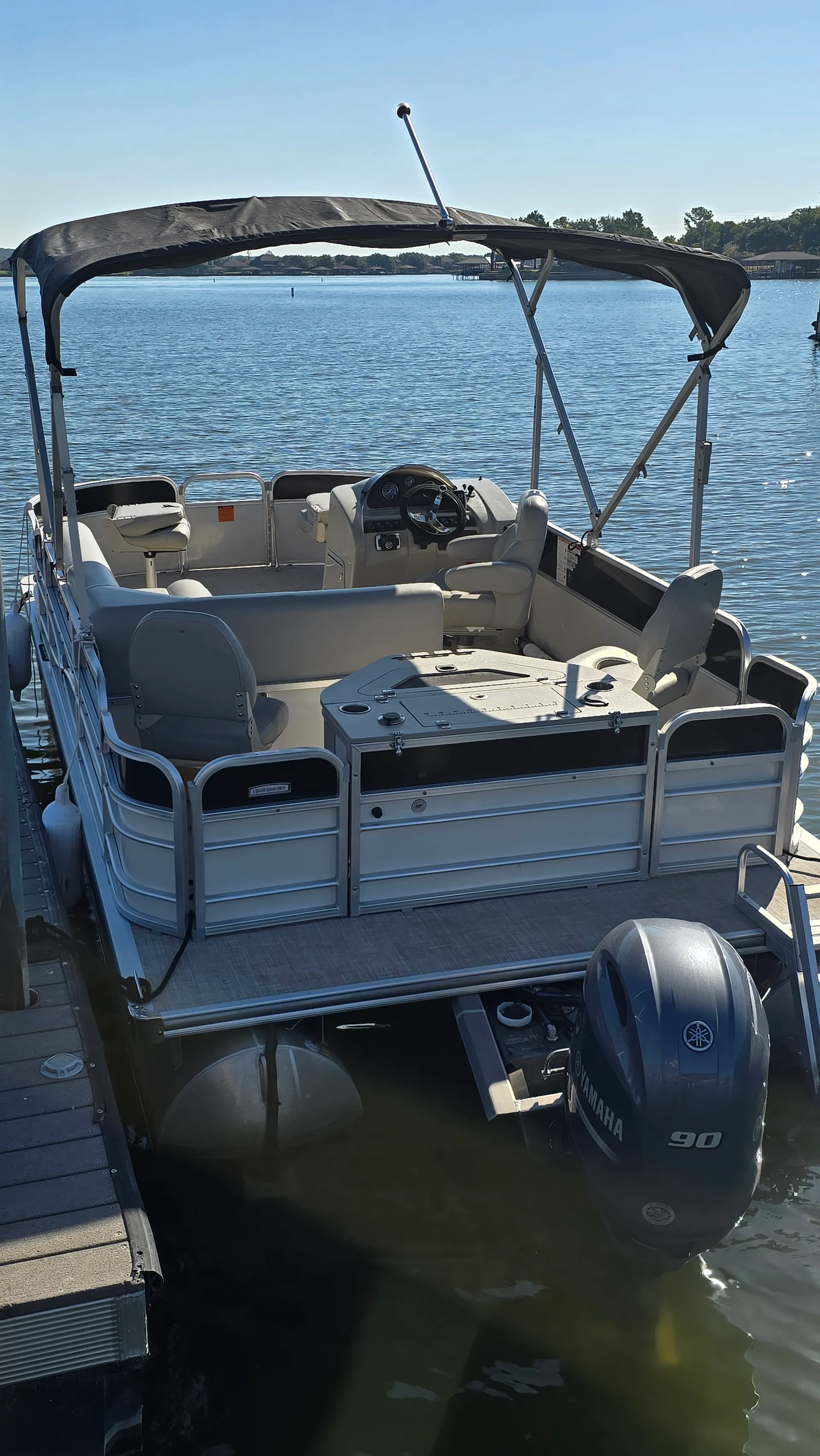 21’Berkshire Pontoon 90HP - Perfect for Fishing, Cruises & Sunset Fun