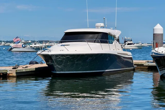 Rent a TIARA YACHTS motor yacht in New York, NY near me