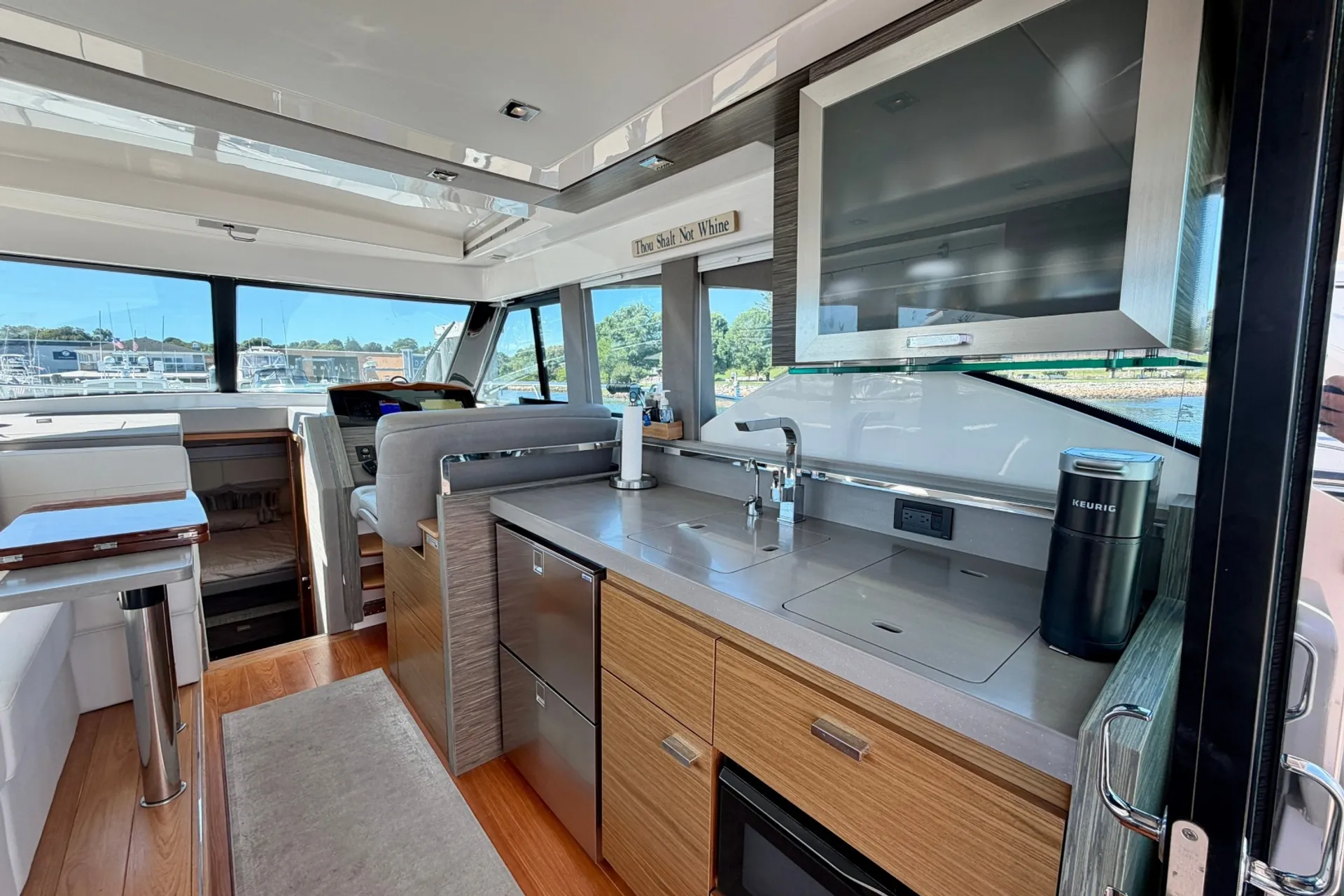 Luxury 39’ C39 | Volvo IPS Joystick | Generator