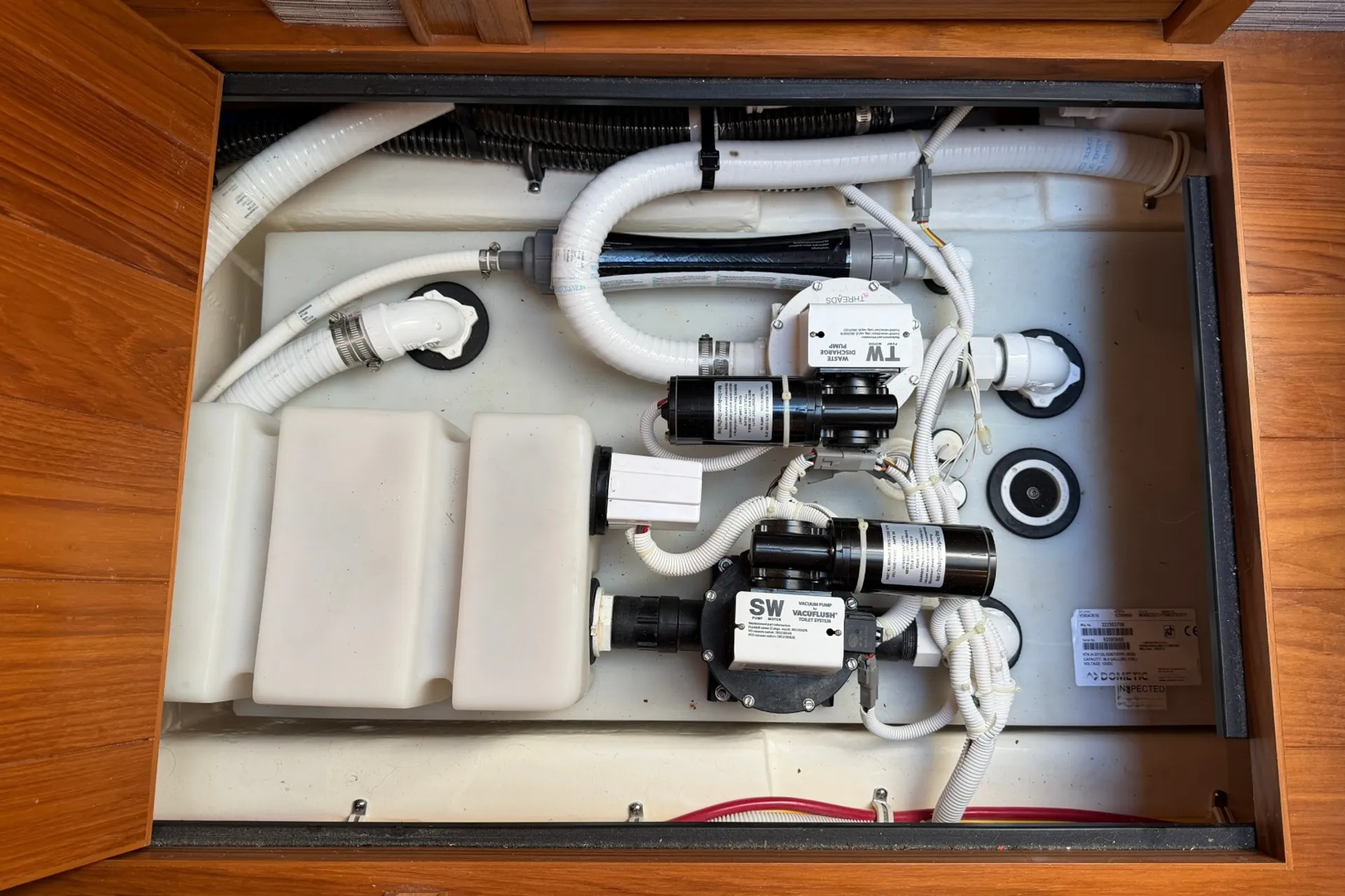 Luxury 39’ C39 | Volvo IPS Joystick | Generator