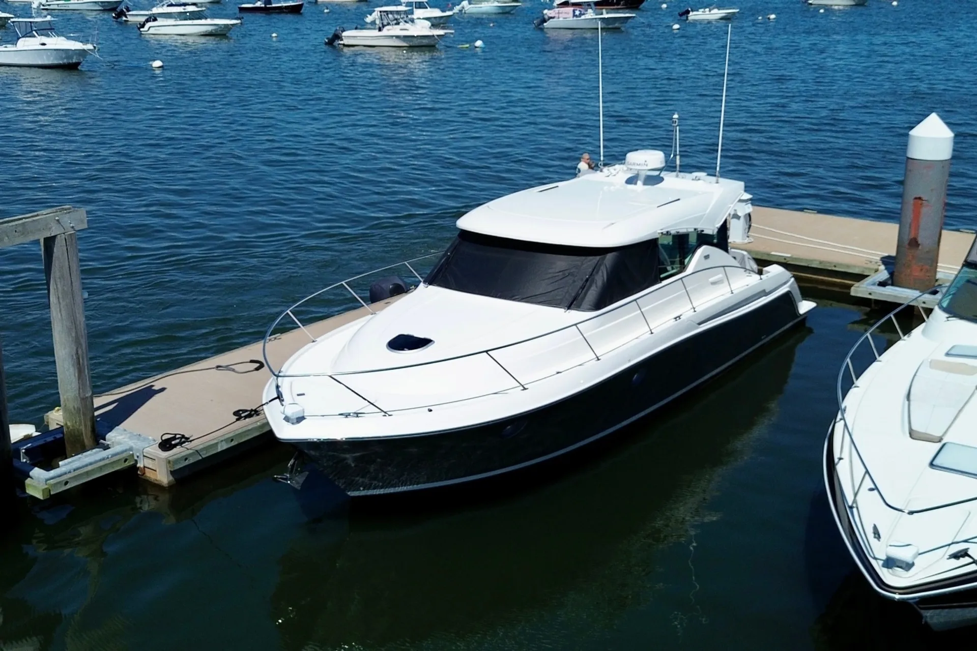 Luxury 39’ C39 | Volvo IPS Joystick | Generator