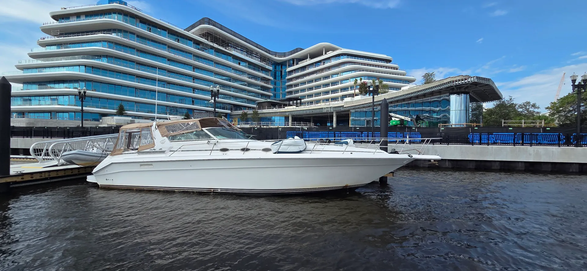 Beautiful Jacksonville Waterways on a Sea Ray 