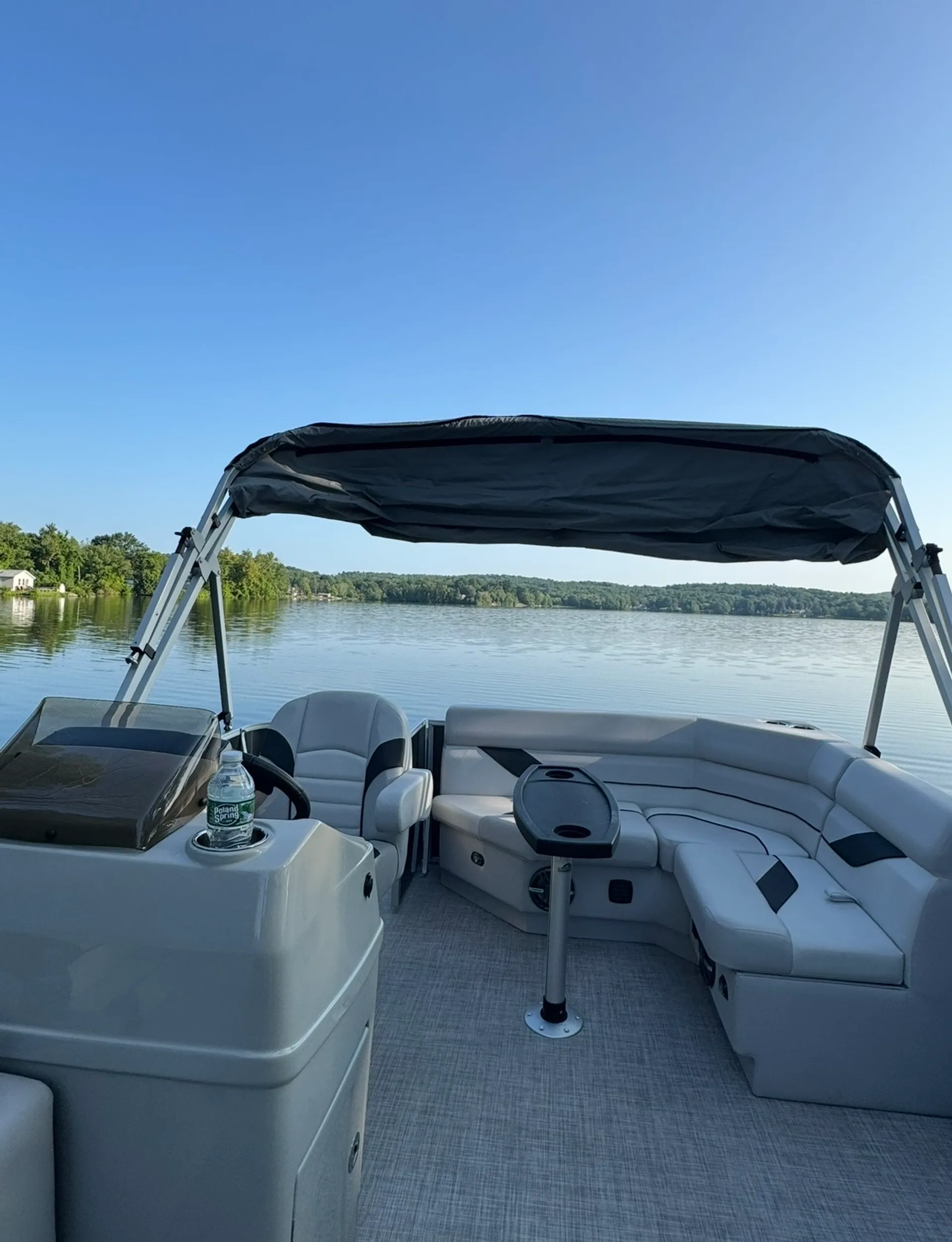 16' Suncatcher Pontoon – A Clean, Comfortable Family Escape