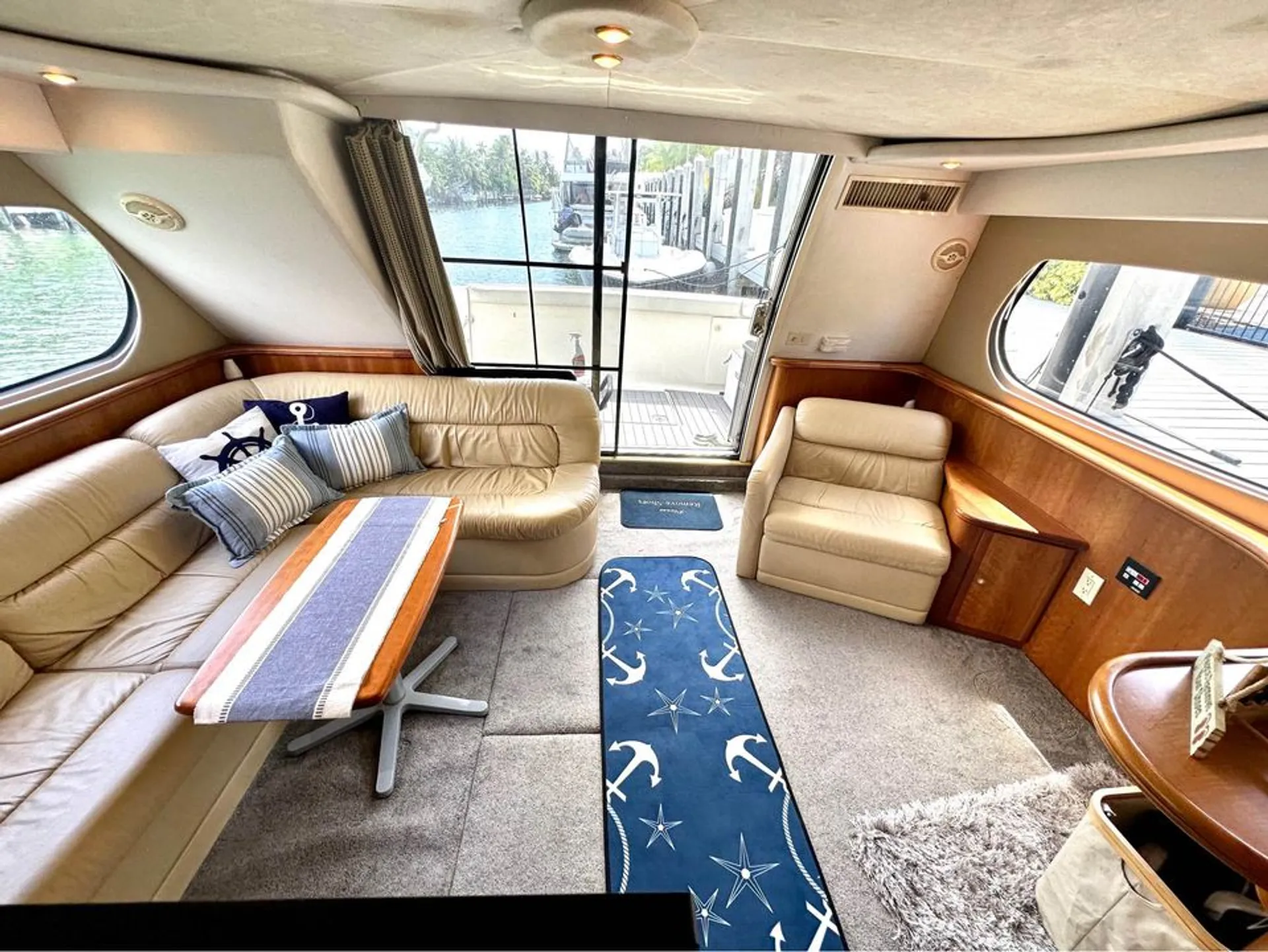 Enjoy "SANTORINI" Silverton Sport Bridge 48ft in Miami!