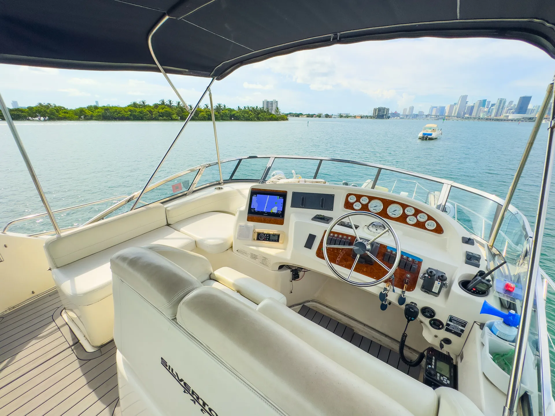 Enjoy "SANTORINI" Silverton Sport Bridge 48ft in Miami!
