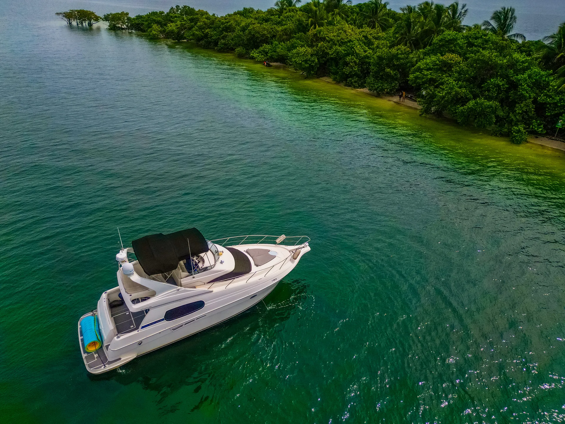 Enjoy "SANTORINI" Silverton Sport Bridge 48ft in Miami!