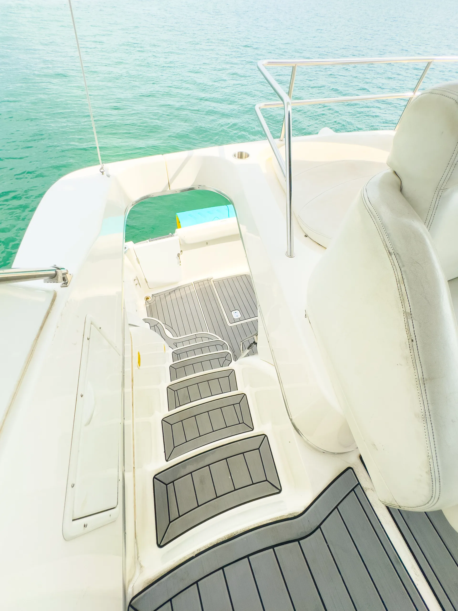 Enjoy "SANTORINI" Silverton Sport Bridge 48ft in Miami!