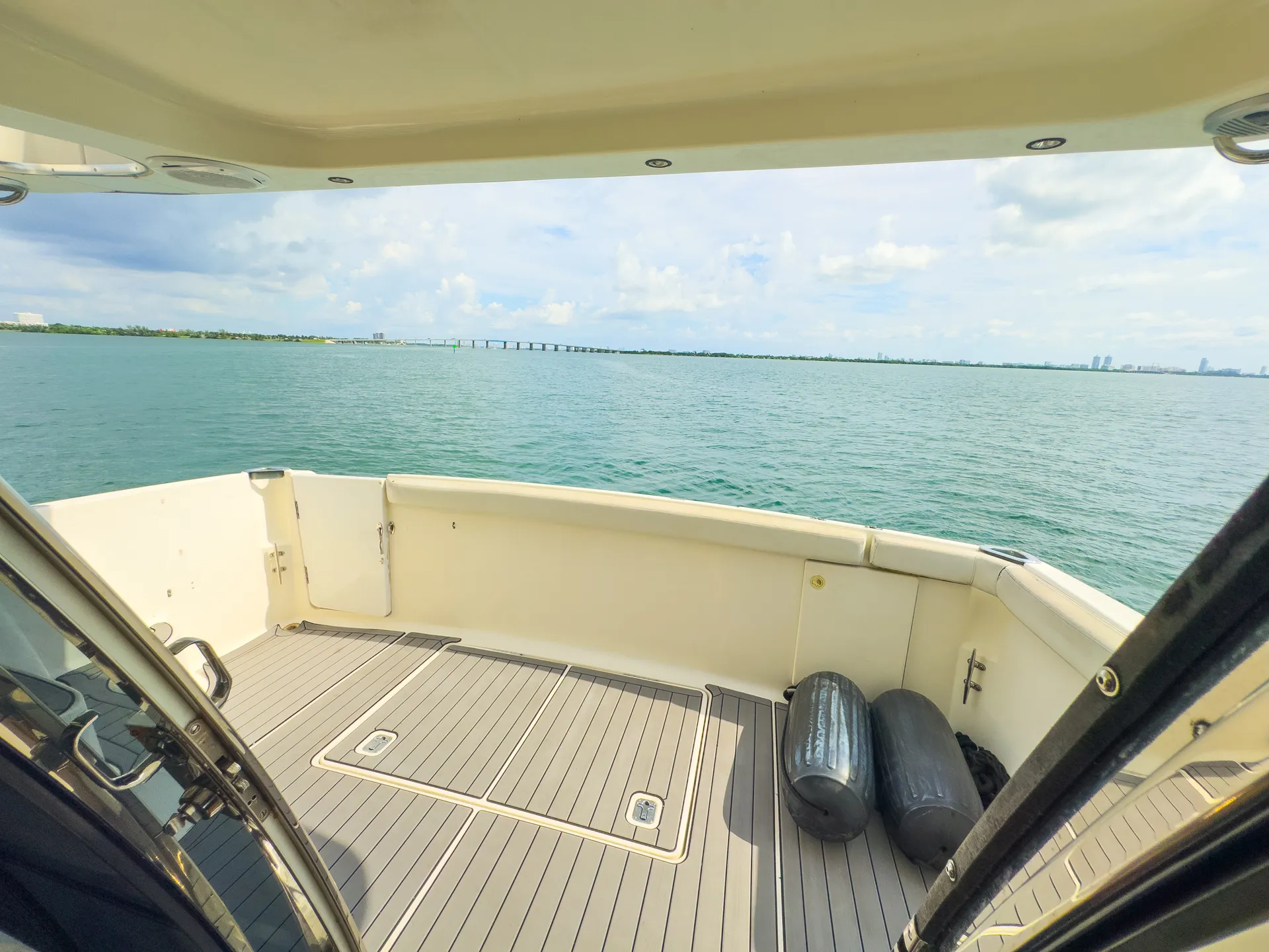Enjoy "SANTORINI" Silverton Sport Bridge 48ft in Miami!