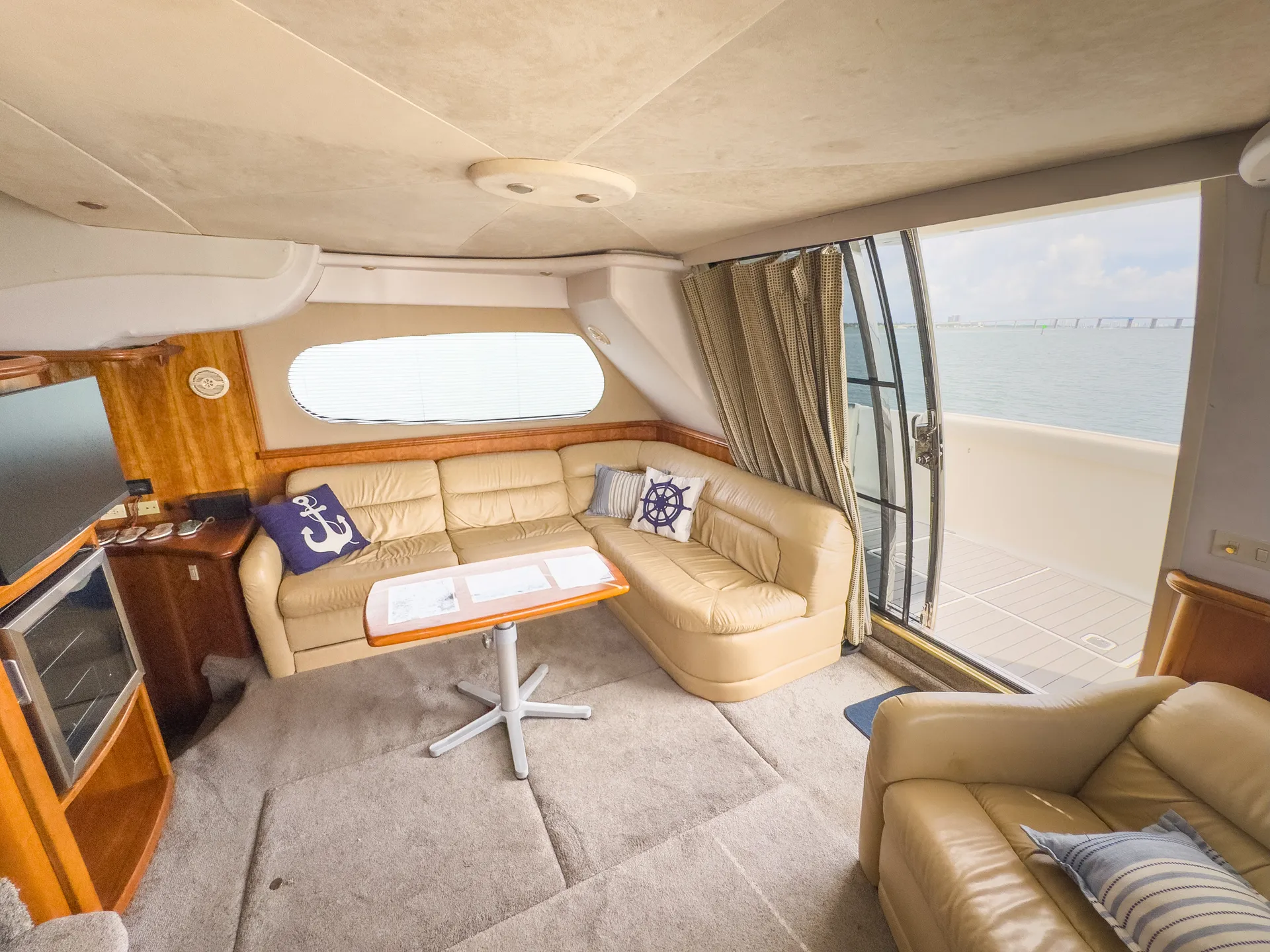 Enjoy "SANTORINI" Silverton Sport Bridge 48ft in Miami!