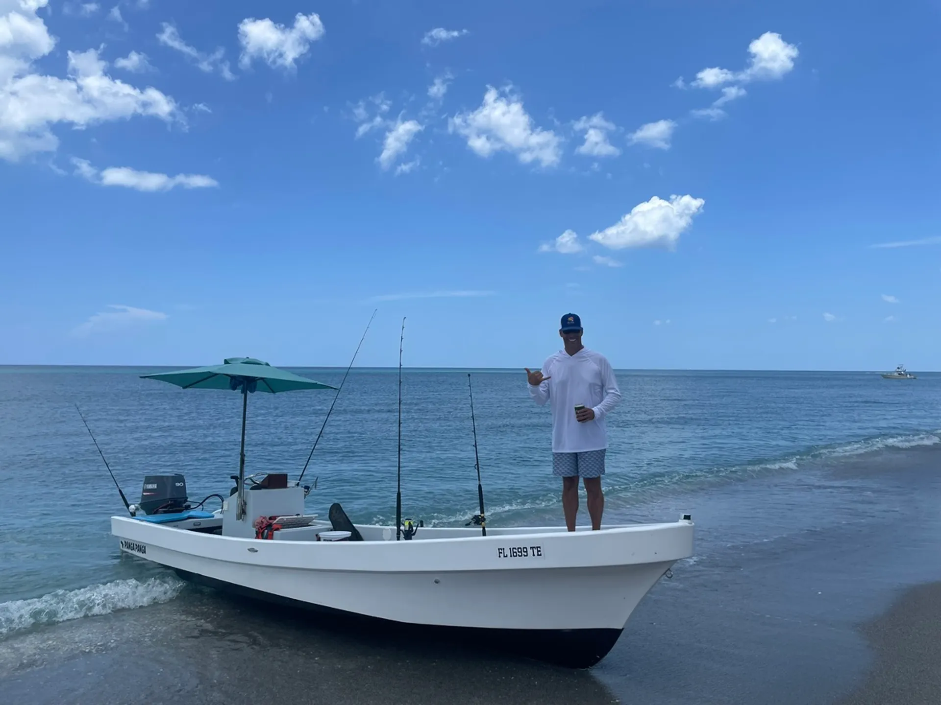 23’ Avid Marine Panga: Shallow-Water Fishing & Sandbar Adventures