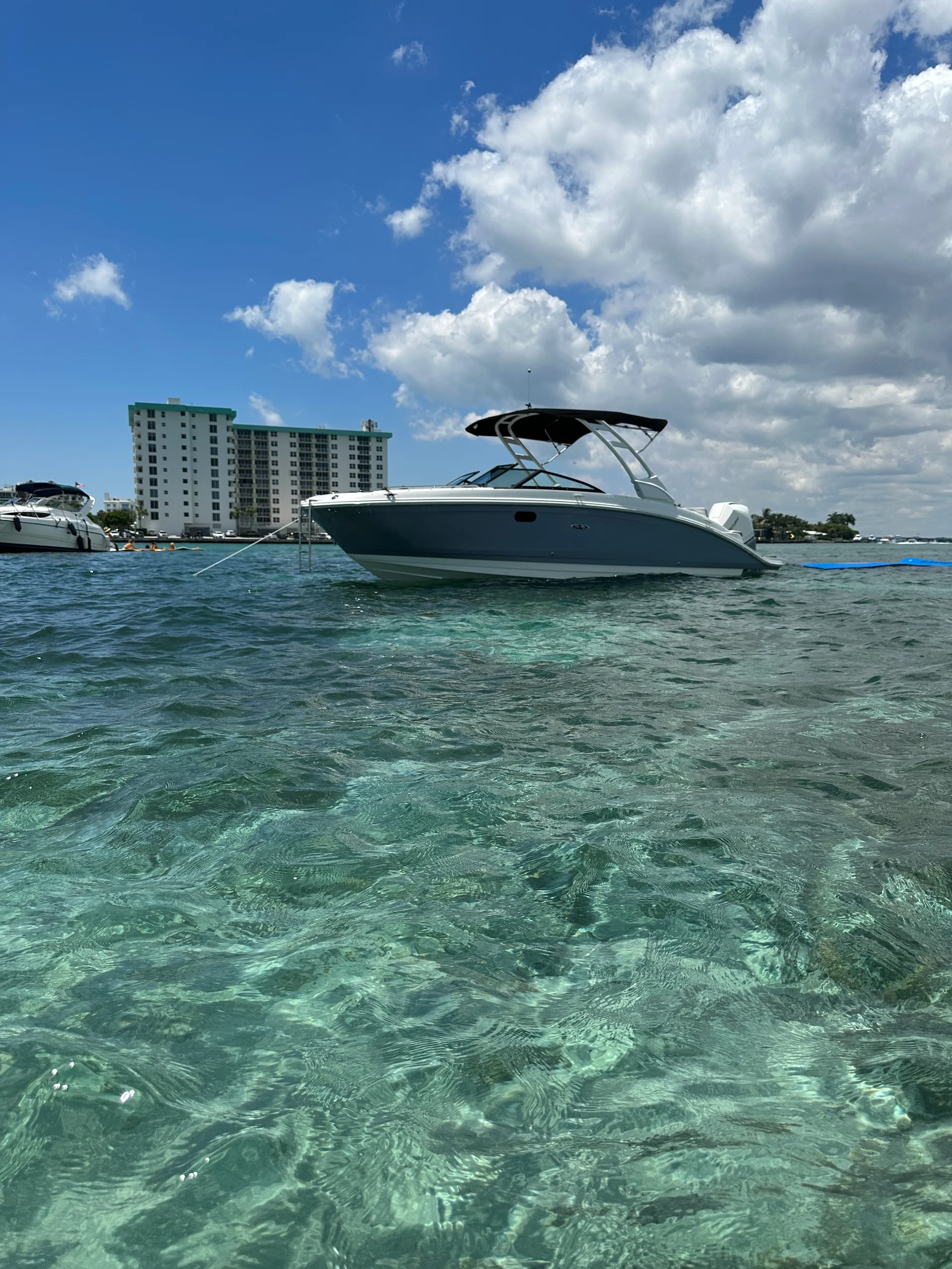SEA RAY BOATS SDX 270 OB in Miami, FL — photo 10