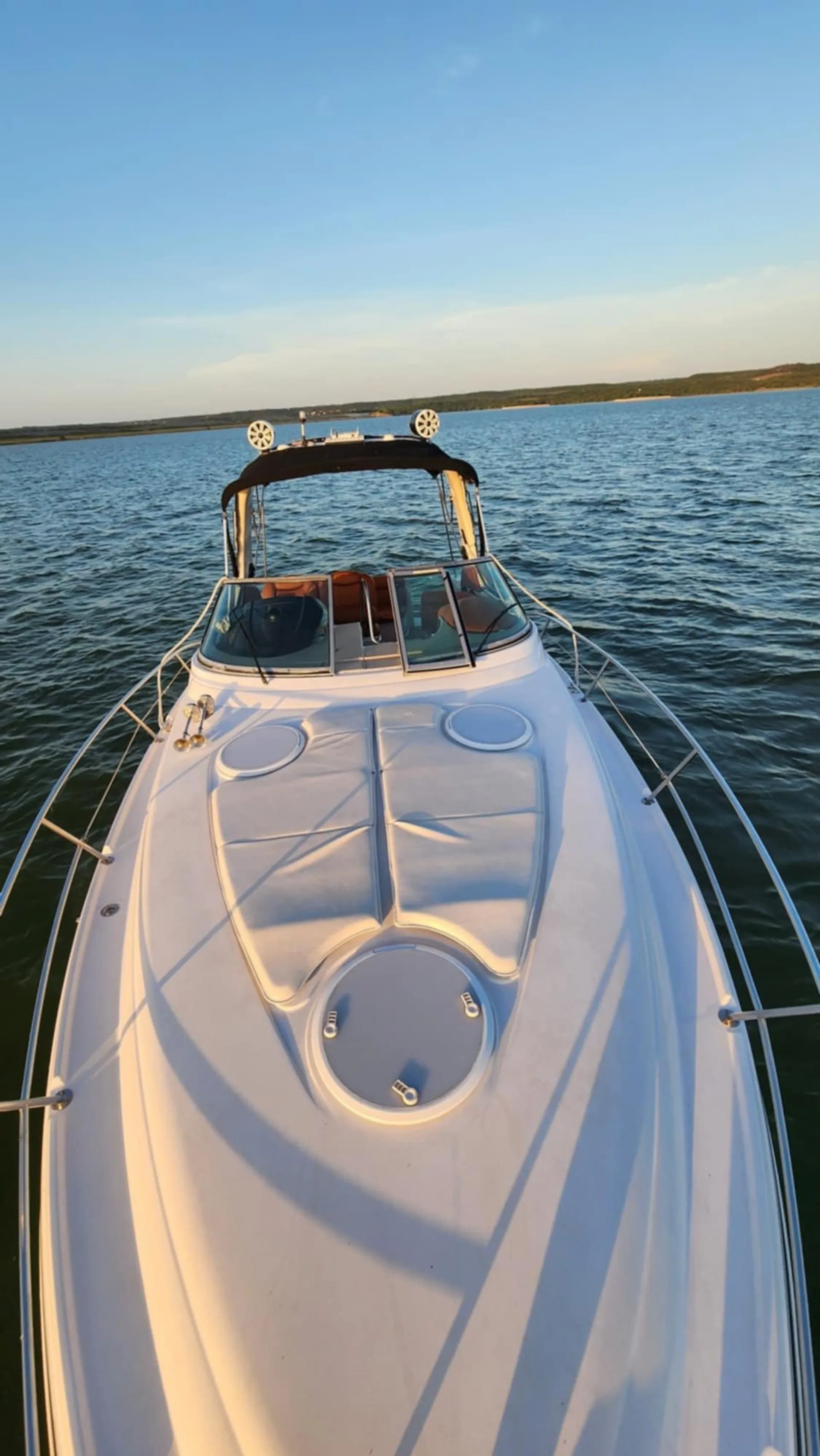 33' Four Winns For Ultimate Yacht Experience On Lake Ridge Parkway