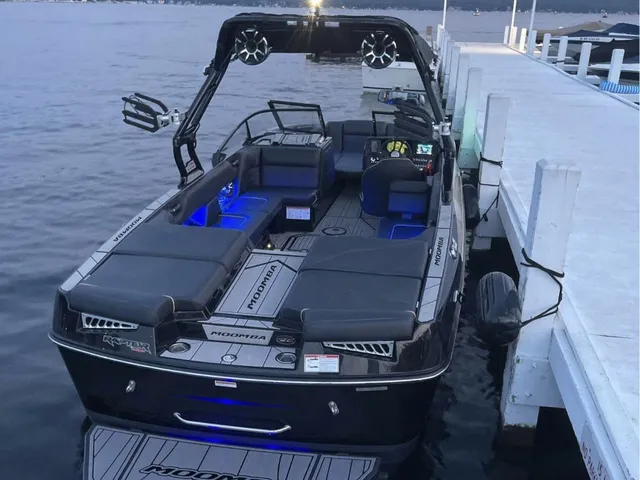 Rent a MOOMBA BY SKIERS CHOICE commercial in Williams Bay, WI near me